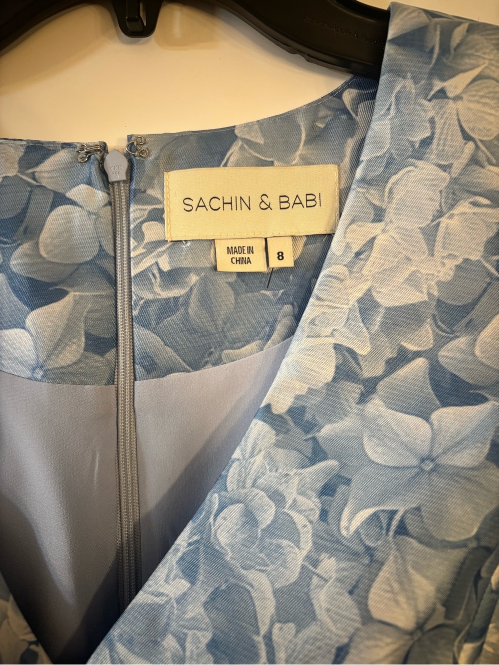 new Sachin and Babi Rori v neck mikado tiered gown in hydrangea blooms blue - Picture 9 of 9